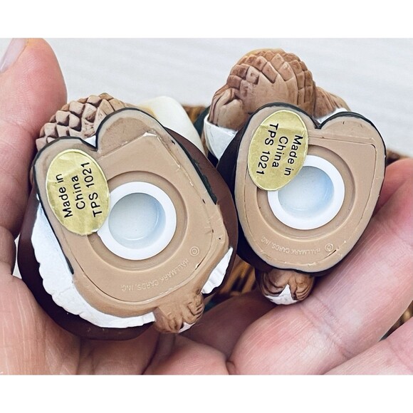 Vintage Hallmark Fall Harvest Pilgrim Chipmunk Salt & Pepper Shakers w/ Tray - Picture 10 of 11